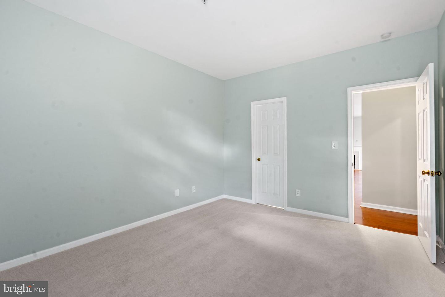 1344-C GARDEN WALL CIR #510, RESTON, Virginia 20194, 2 Bedrooms Bedrooms, ,2 BathroomsBathrooms,Residential,For sale,1344-C GARDEN WALL CIR #510,VAFX2254986 MLS # VAFX2254986
