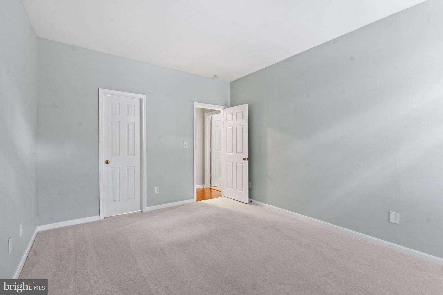 1344-C GARDEN WALL CIR #510, RESTON, Virginia 20194, 2 Bedrooms Bedrooms, ,2 BathroomsBathrooms,Residential,For sale,1344-C GARDEN WALL CIR #510,VAFX2254986 MLS # VAFX2254986