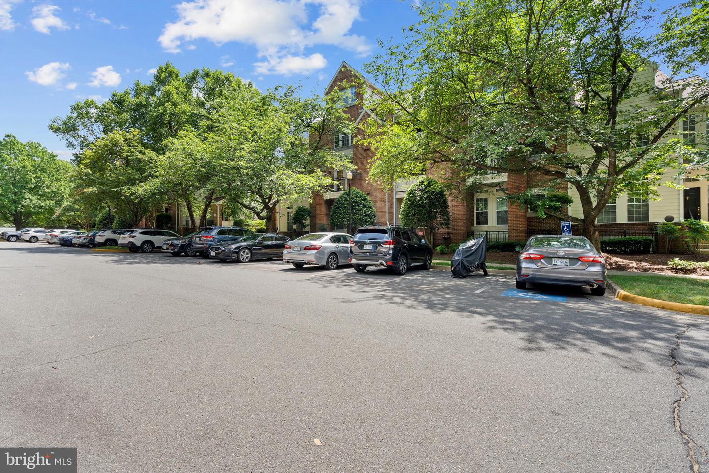 1344-C GARDEN WALL CIR #510, RESTON, Virginia 20194, 2 Bedrooms Bedrooms, ,2 BathroomsBathrooms,Residential,For sale,1344-C GARDEN WALL CIR #510,VAFX2254986 MLS # VAFX2254986
