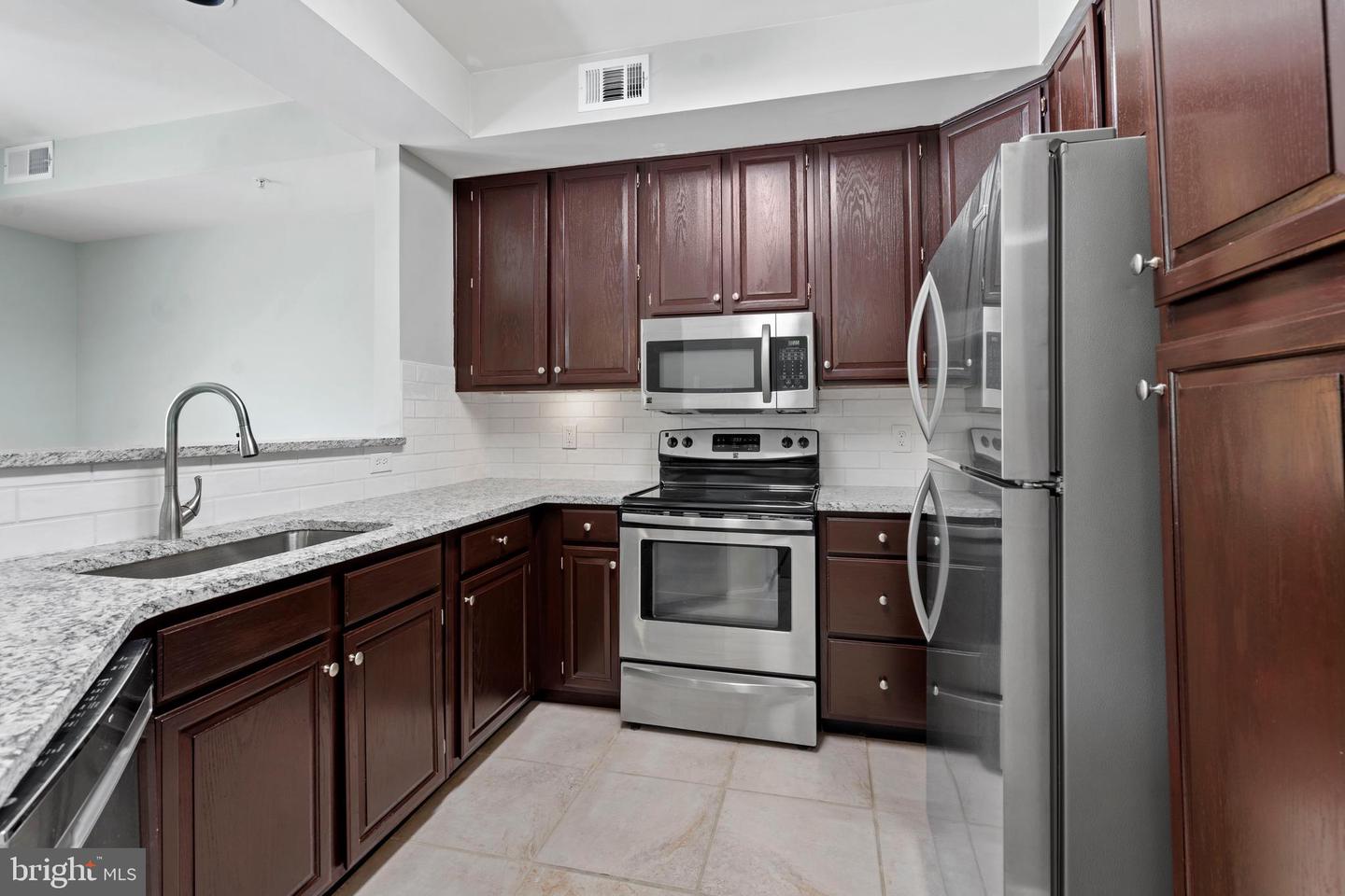 1344-C GARDEN WALL CIR #510, RESTON, Virginia 20194, 2 Bedrooms Bedrooms, ,2 BathroomsBathrooms,Residential,For sale,1344-C GARDEN WALL CIR #510,VAFX2254986 MLS # VAFX2254986