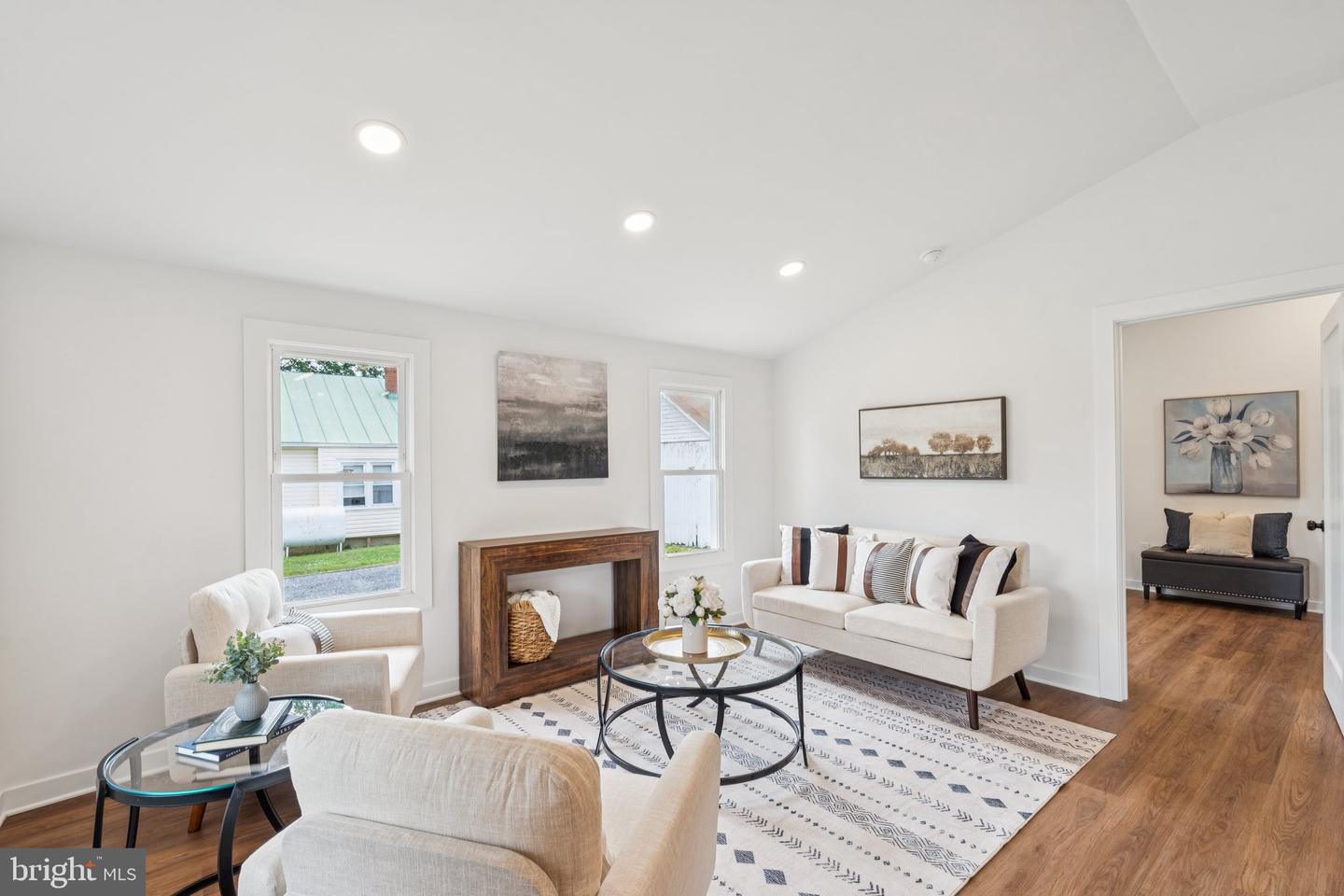 567 YORK AVE, WINCHESTER, Virginia 22601, 3 Bedrooms Bedrooms, ,2 BathroomsBathrooms,Residential,For sale,567 YORK AVE,VAWI2008664 MLS # VAWI2008664