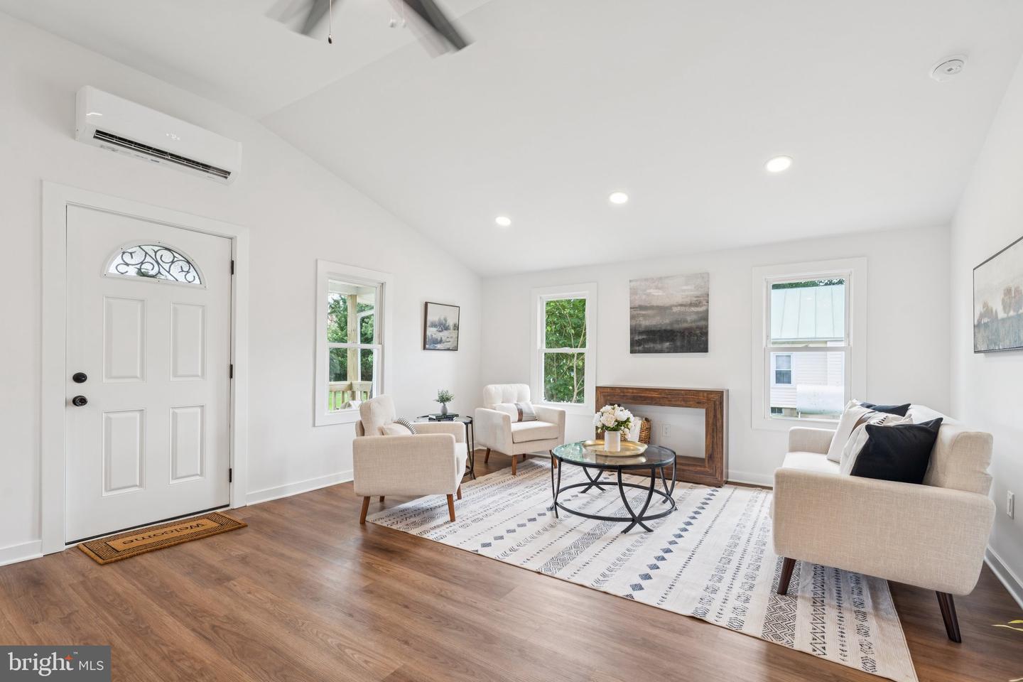 567 YORK AVE, WINCHESTER, Virginia 22601, 3 Bedrooms Bedrooms, ,2 BathroomsBathrooms,Residential,For sale,567 YORK AVE,VAWI2008664 MLS # VAWI2008664