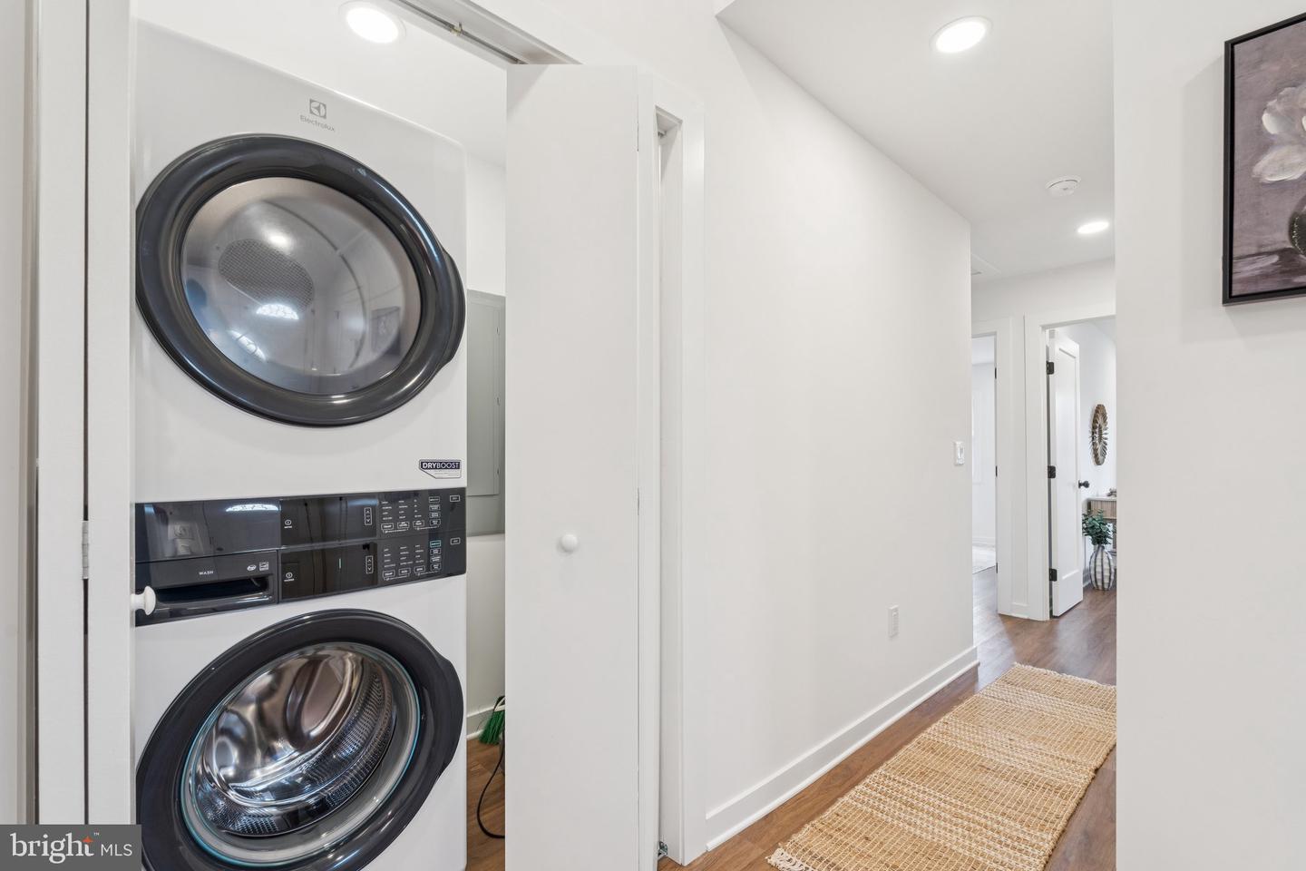 567 YORK AVE, WINCHESTER, Virginia 22601, 3 Bedrooms Bedrooms, ,2 BathroomsBathrooms,Residential,For sale,567 YORK AVE,VAWI2008664 MLS # VAWI2008664