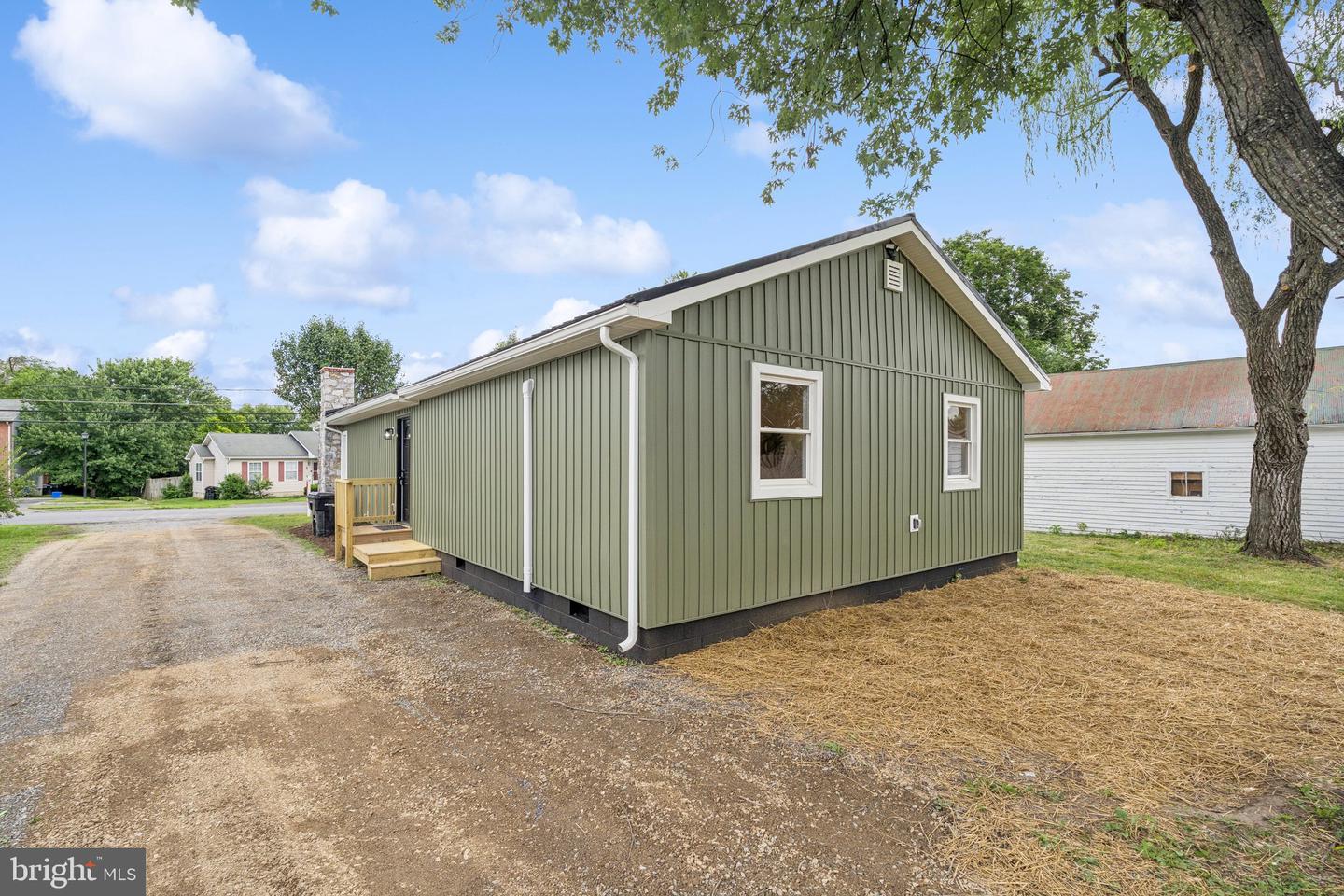 567 YORK AVE, WINCHESTER, Virginia 22601, 3 Bedrooms Bedrooms, ,2 BathroomsBathrooms,Residential,For sale,567 YORK AVE,VAWI2008664 MLS # VAWI2008664
