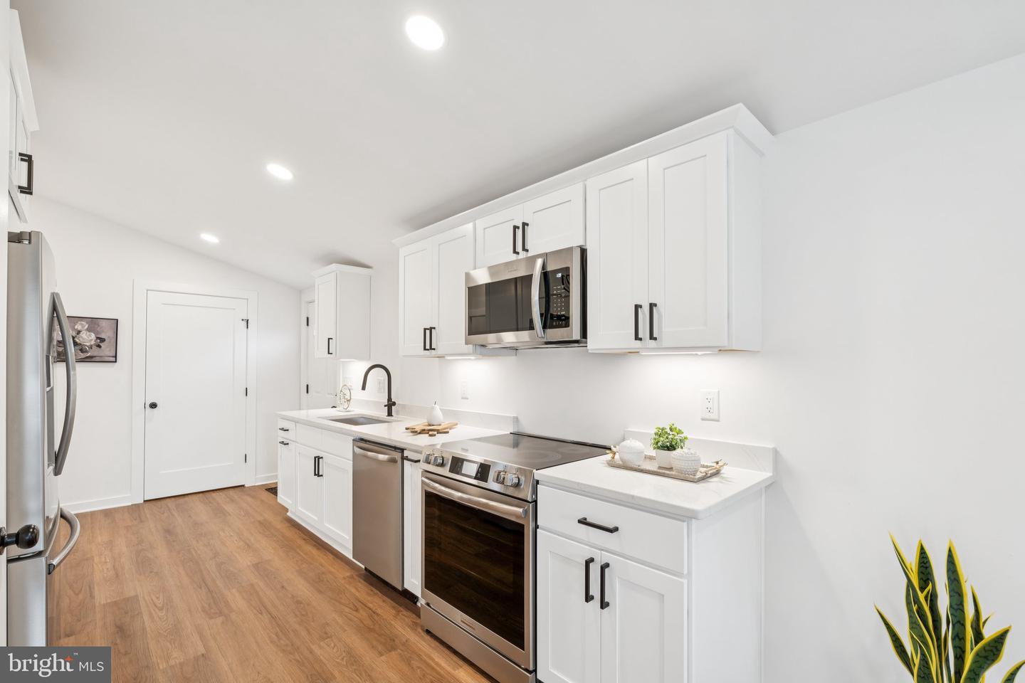 567 YORK AVE, WINCHESTER, Virginia 22601, 3 Bedrooms Bedrooms, ,2 BathroomsBathrooms,Residential,For sale,567 YORK AVE,VAWI2008664 MLS # VAWI2008664