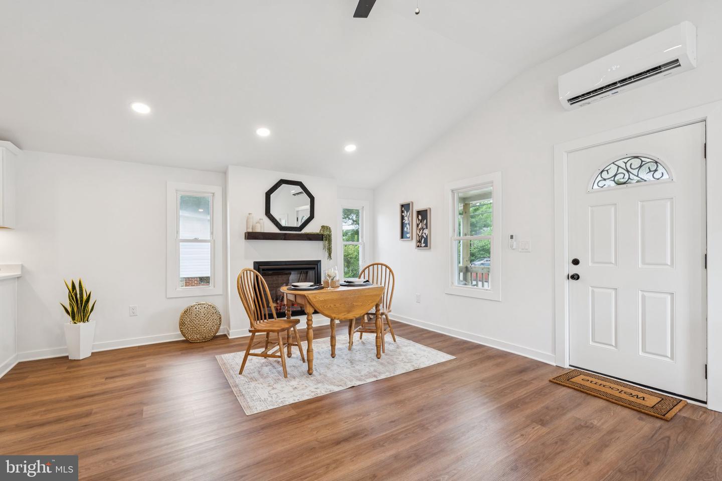 567 YORK AVE, WINCHESTER, Virginia 22601, 3 Bedrooms Bedrooms, ,2 BathroomsBathrooms,Residential,For sale,567 YORK AVE,VAWI2008664 MLS # VAWI2008664