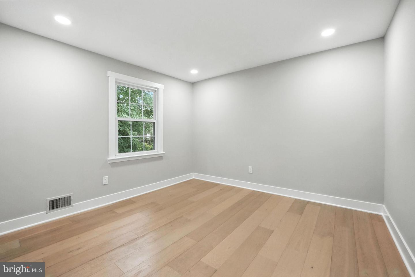 9510 CHERRY OAK CT, BURKE, Virginia 22015, 3 Bedrooms Bedrooms, ,3 BathroomsBathrooms,Residential,For sale,9510 CHERRY OAK CT,VAFX2255396 MLS # VAFX2255396