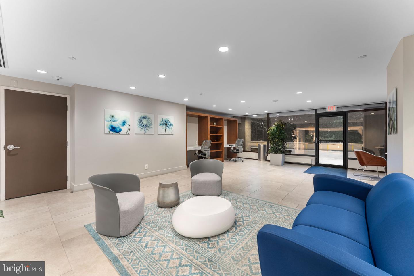 3800 POWELL LN #1002, FALLS CHURCH, Virginia 22041, 2 Bedrooms Bedrooms, ,2 BathroomsBathrooms,Residential,For sale,3800 POWELL LN #1002,VAFX2255092 MLS # VAFX2255092