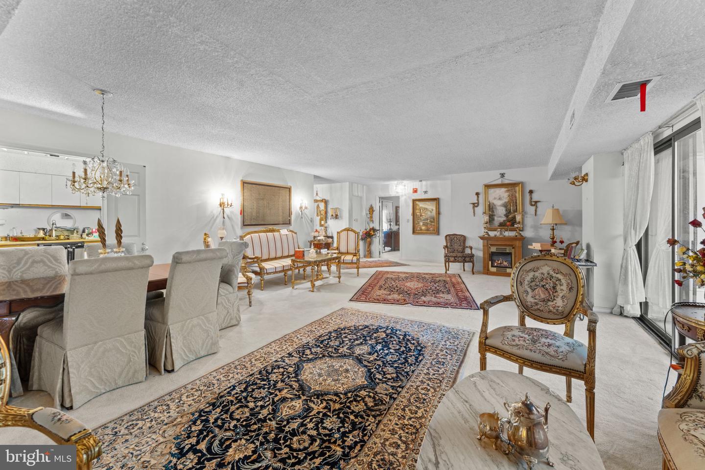 3800 POWELL LN #1002, FALLS CHURCH, Virginia 22041, 2 Bedrooms Bedrooms, ,2 BathroomsBathrooms,Residential,For sale,3800 POWELL LN #1002,VAFX2255092 MLS # VAFX2255092