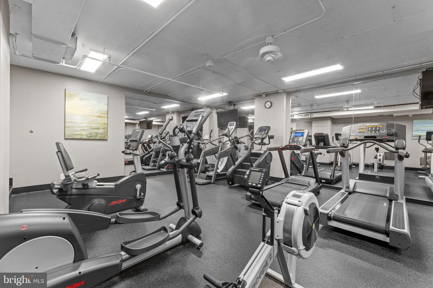 3800 POWELL LN #1002, FALLS CHURCH, Virginia 22041, 2 Bedrooms Bedrooms, ,2 BathroomsBathrooms,Residential,For sale,3800 POWELL LN #1002,VAFX2255092 MLS # VAFX2255092
