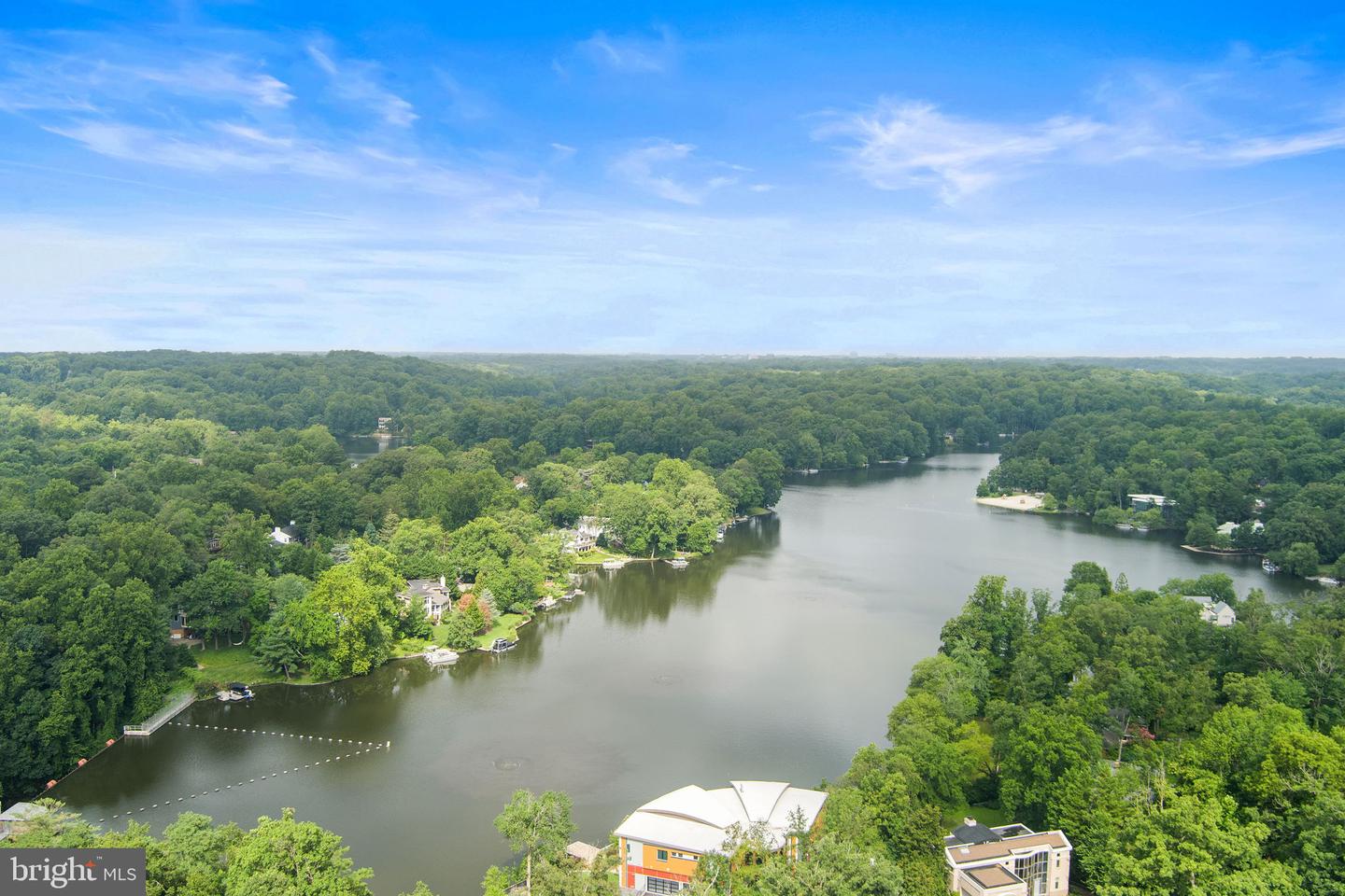 3800 POWELL LN #1002, FALLS CHURCH, Virginia 22041, 2 Bedrooms Bedrooms, ,2 BathroomsBathrooms,Residential,For sale,3800 POWELL LN #1002,VAFX2255092 MLS # VAFX2255092