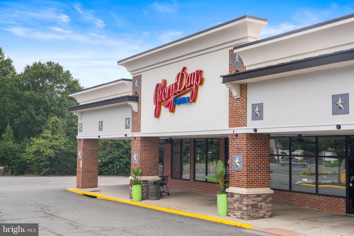 3800 POWELL LN #1002, FALLS CHURCH, Virginia 22041, 2 Bedrooms Bedrooms, ,2 BathroomsBathrooms,Residential,For sale,3800 POWELL LN #1002,VAFX2255092 MLS # VAFX2255092