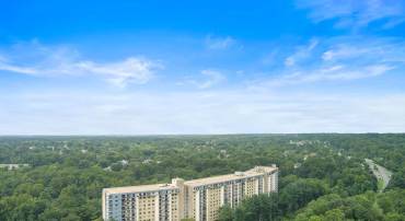 3800 POWELL LN #1002, FALLS CHURCH, Virginia 22041, 2 Bedrooms Bedrooms, ,2 BathroomsBathrooms,Residential,For sale,3800 POWELL LN #1002,VAFX2255092 MLS # VAFX2255092