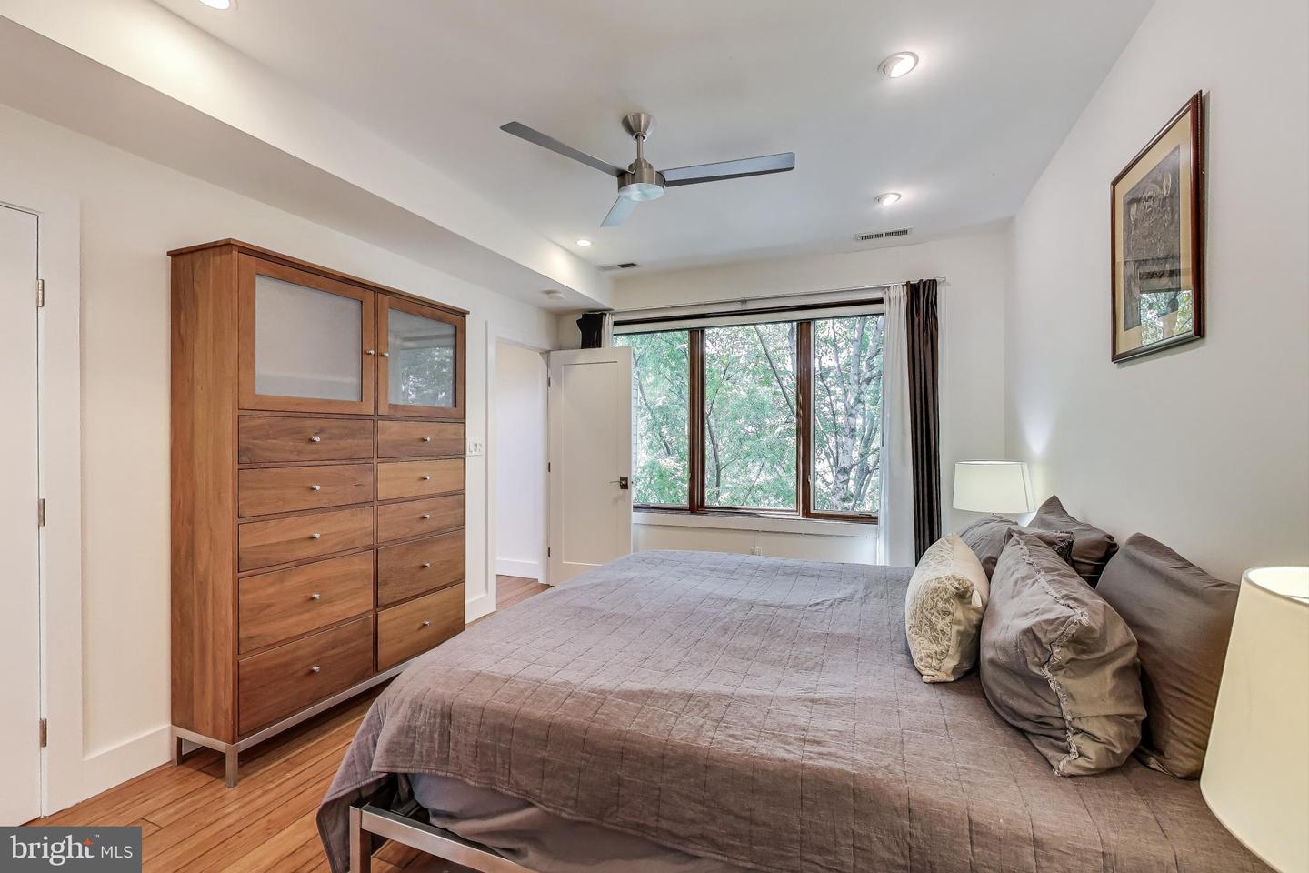 1819 D ST SE, WASHINGTON, District Of Columbia 20003, 4 Bedrooms Bedrooms, ,3 BathroomsBathrooms,Residential,For sale,1819 D ST SE,DCDC2210050 MLS # DCDC2210050