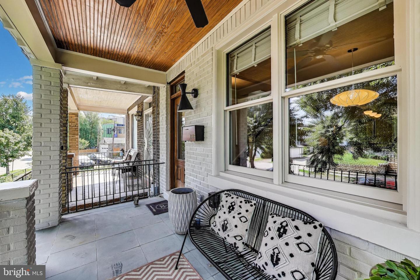 1819 D ST SE, WASHINGTON, District Of Columbia 20003, 4 Bedrooms Bedrooms, ,3 BathroomsBathrooms,Residential,For sale,1819 D ST SE,DCDC2210050 MLS # DCDC2210050
