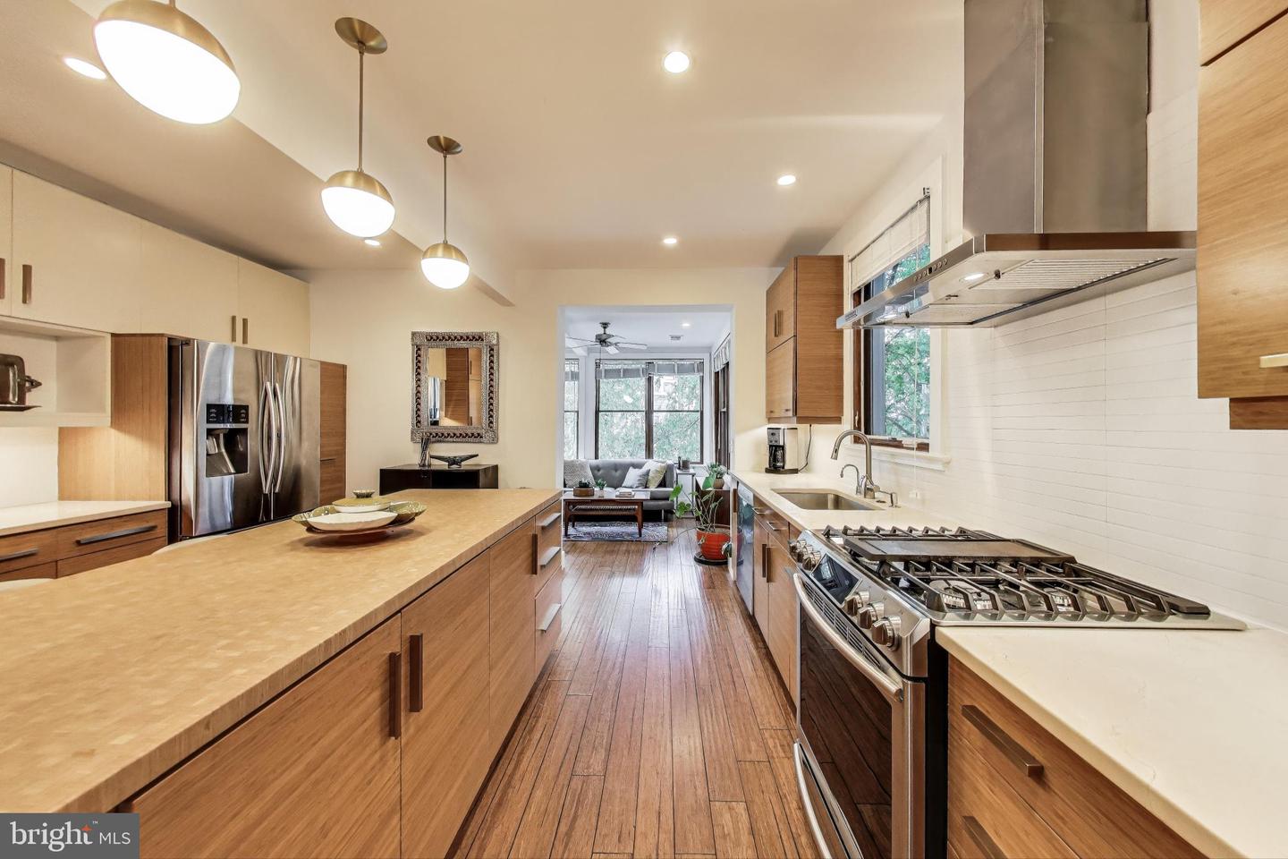 1819 D ST SE, WASHINGTON, District Of Columbia 20003, 4 Bedrooms Bedrooms, ,3 BathroomsBathrooms,Residential,For sale,1819 D ST SE,DCDC2210050 MLS # DCDC2210050