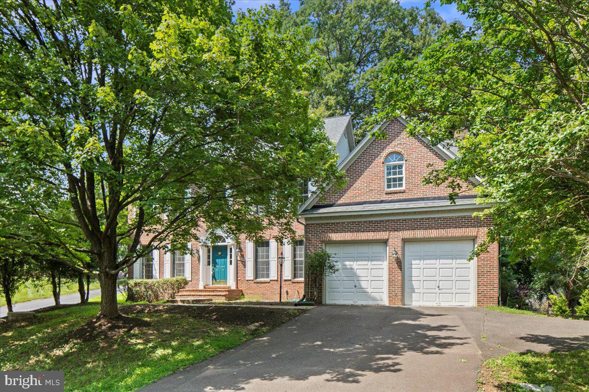 11408 GREEN MOOR LN, OAKTON, Virginia 22124, 5 Bedrooms Bedrooms, ,4 BathroomsBathrooms,Residential,For sale,11408 GREEN MOOR LN,VAFX2255166 MLS # VAFX2255166