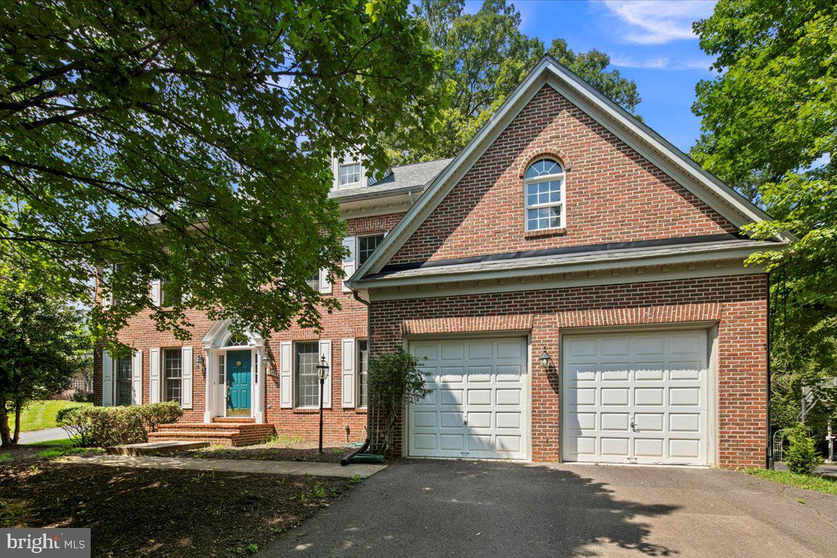 11408 GREEN MOOR LN, OAKTON, Virginia 22124, 5 Bedrooms Bedrooms, ,4 BathroomsBathrooms,Residential,For sale,11408 GREEN MOOR LN,VAFX2255166 MLS # VAFX2255166