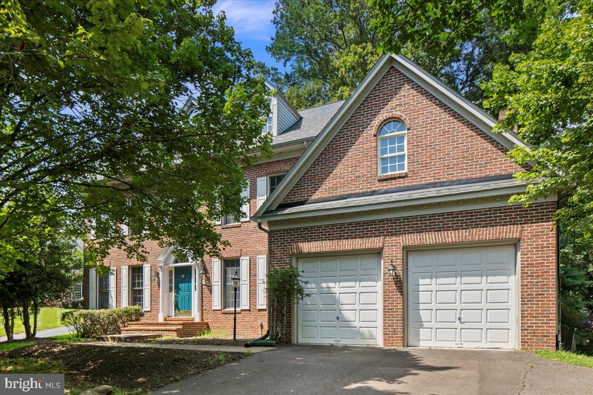 11408 GREEN MOOR LN, OAKTON, Virginia 22124, 5 Bedrooms Bedrooms, ,4 BathroomsBathrooms,Residential,For sale,11408 GREEN MOOR LN,VAFX2255166 MLS # VAFX2255166