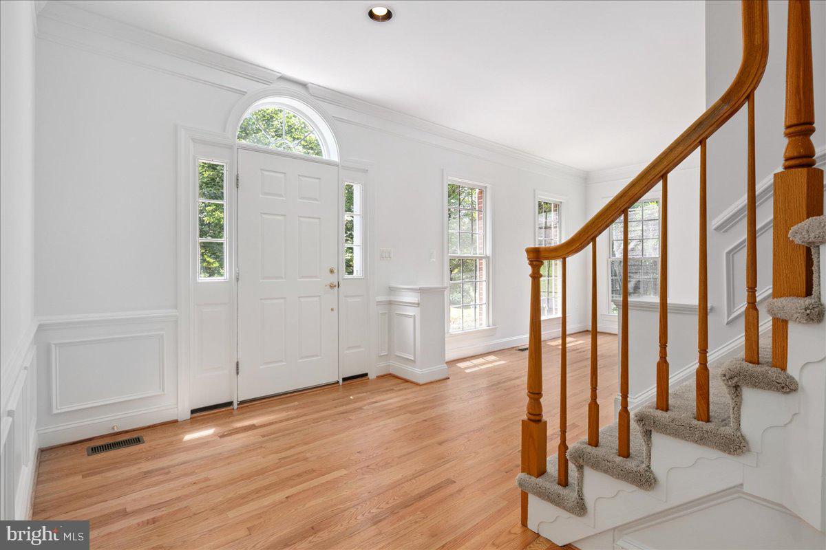 11408 GREEN MOOR LN, OAKTON, Virginia 22124, 5 Bedrooms Bedrooms, ,4 BathroomsBathrooms,Residential,For sale,11408 GREEN MOOR LN,VAFX2255166 MLS # VAFX2255166
