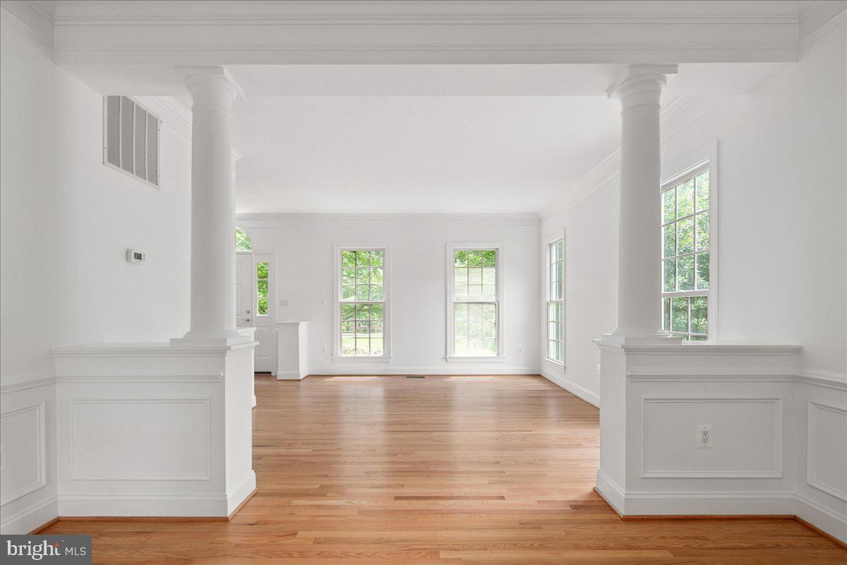 11408 GREEN MOOR LN, OAKTON, Virginia 22124, 5 Bedrooms Bedrooms, ,4 BathroomsBathrooms,Residential,For sale,11408 GREEN MOOR LN,VAFX2255166 MLS # VAFX2255166