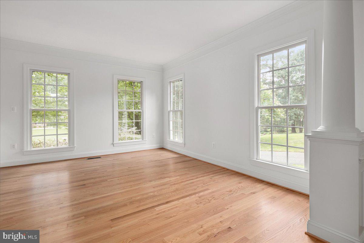 11408 GREEN MOOR LN, OAKTON, Virginia 22124, 5 Bedrooms Bedrooms, ,4 BathroomsBathrooms,Residential,For sale,11408 GREEN MOOR LN,VAFX2255166 MLS # VAFX2255166
