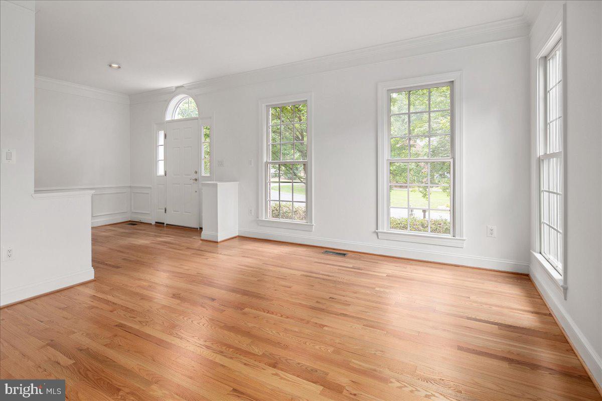 11408 GREEN MOOR LN, OAKTON, Virginia 22124, 5 Bedrooms Bedrooms, ,4 BathroomsBathrooms,Residential,For sale,11408 GREEN MOOR LN,VAFX2255166 MLS # VAFX2255166