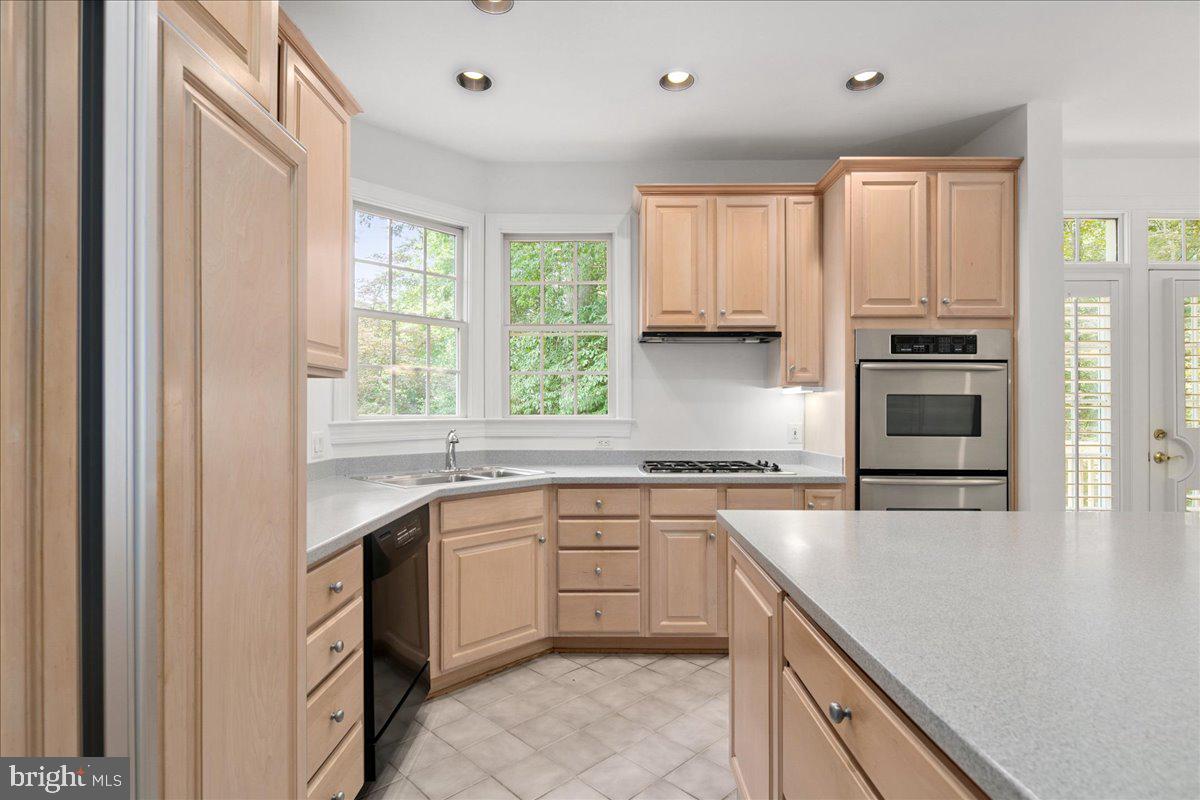 11408 GREEN MOOR LN, OAKTON, Virginia 22124, 5 Bedrooms Bedrooms, ,4 BathroomsBathrooms,Residential,For sale,11408 GREEN MOOR LN,VAFX2255166 MLS # VAFX2255166