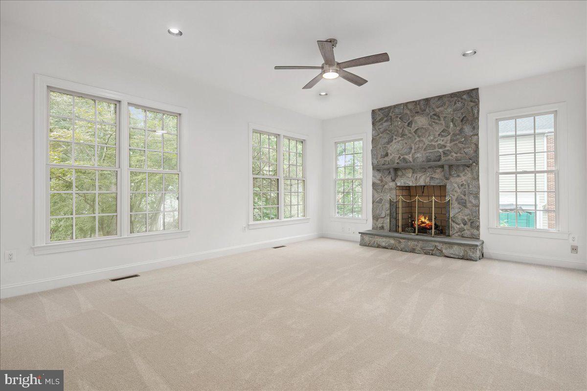 11408 GREEN MOOR LN, OAKTON, Virginia 22124, 5 Bedrooms Bedrooms, ,4 BathroomsBathrooms,Residential,For sale,11408 GREEN MOOR LN,VAFX2255166 MLS # VAFX2255166