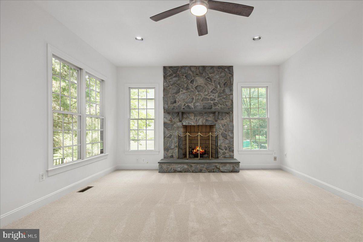 11408 GREEN MOOR LN, OAKTON, Virginia 22124, 5 Bedrooms Bedrooms, ,4 BathroomsBathrooms,Residential,For sale,11408 GREEN MOOR LN,VAFX2255166 MLS # VAFX2255166