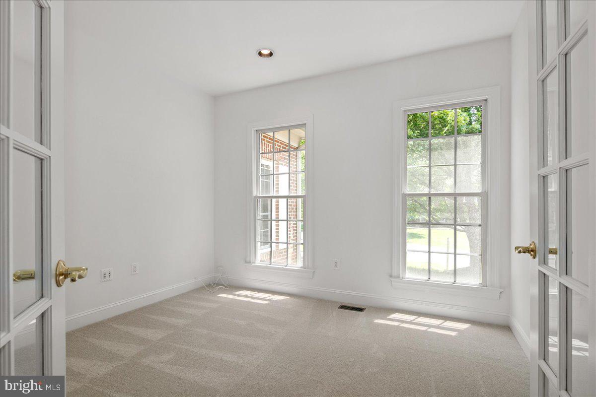 11408 GREEN MOOR LN, OAKTON, Virginia 22124, 5 Bedrooms Bedrooms, ,4 BathroomsBathrooms,Residential,For sale,11408 GREEN MOOR LN,VAFX2255166 MLS # VAFX2255166
