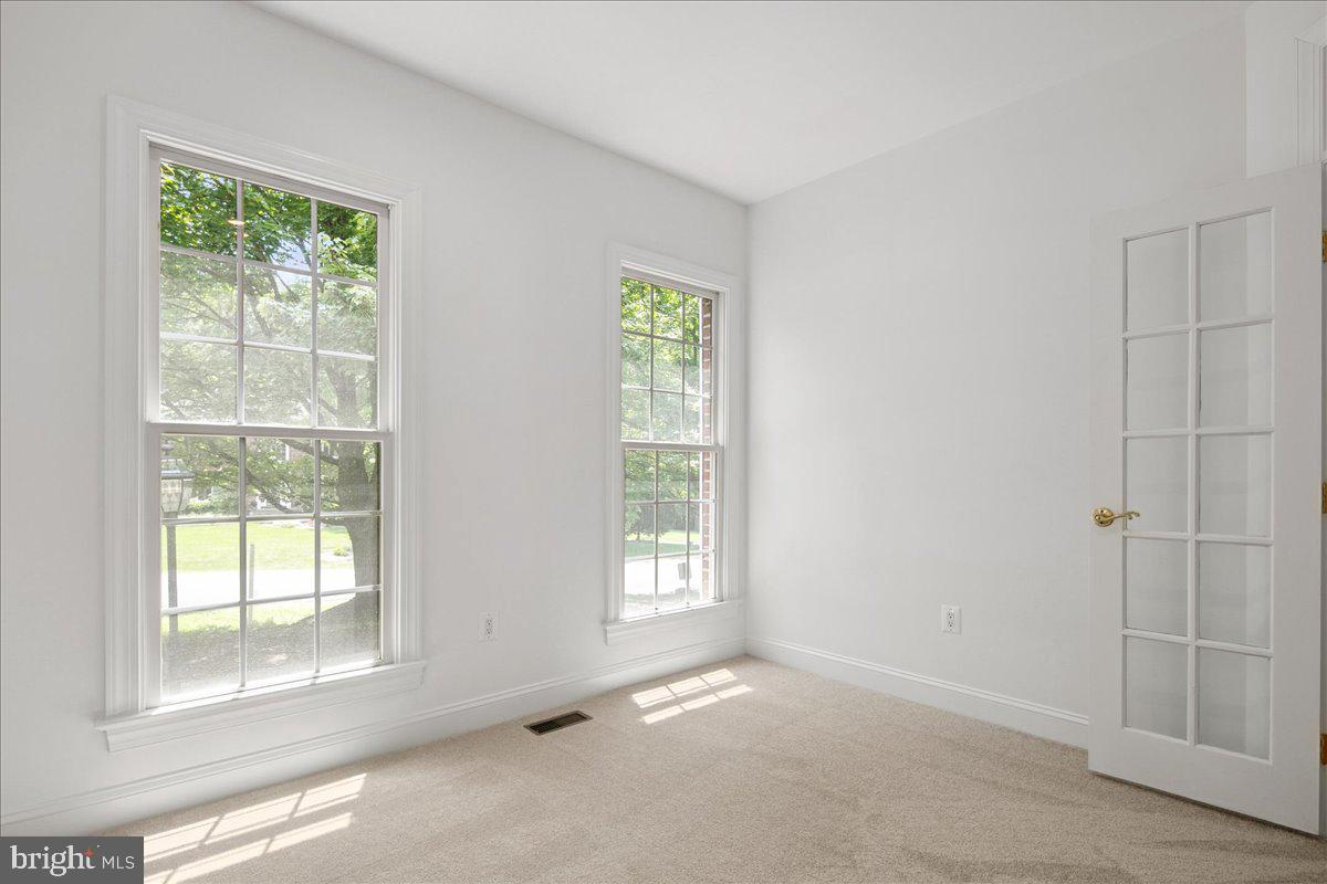11408 GREEN MOOR LN, OAKTON, Virginia 22124, 5 Bedrooms Bedrooms, ,4 BathroomsBathrooms,Residential,For sale,11408 GREEN MOOR LN,VAFX2255166 MLS # VAFX2255166