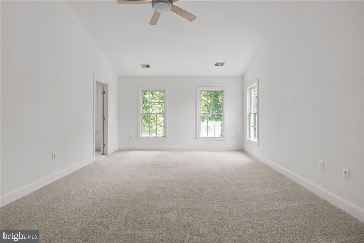 11408 GREEN MOOR LN, OAKTON, Virginia 22124, 5 Bedrooms Bedrooms, ,4 BathroomsBathrooms,Residential,For sale,11408 GREEN MOOR LN,VAFX2255166 MLS # VAFX2255166