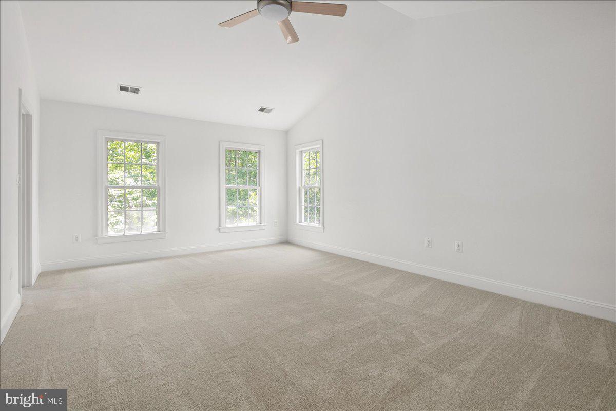 11408 GREEN MOOR LN, OAKTON, Virginia 22124, 5 Bedrooms Bedrooms, ,4 BathroomsBathrooms,Residential,For sale,11408 GREEN MOOR LN,VAFX2255166 MLS # VAFX2255166