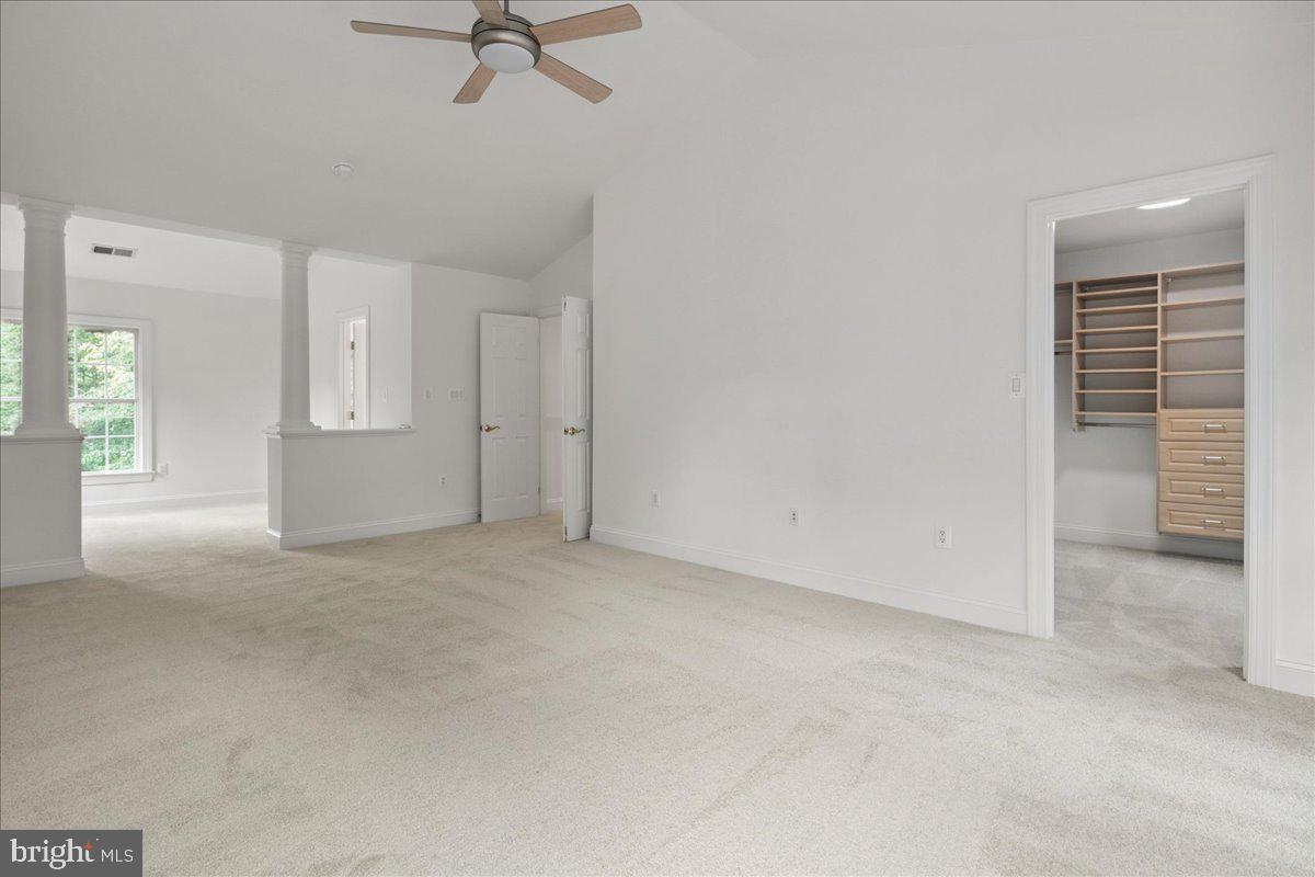 11408 GREEN MOOR LN, OAKTON, Virginia 22124, 5 Bedrooms Bedrooms, ,4 BathroomsBathrooms,Residential,For sale,11408 GREEN MOOR LN,VAFX2255166 MLS # VAFX2255166
