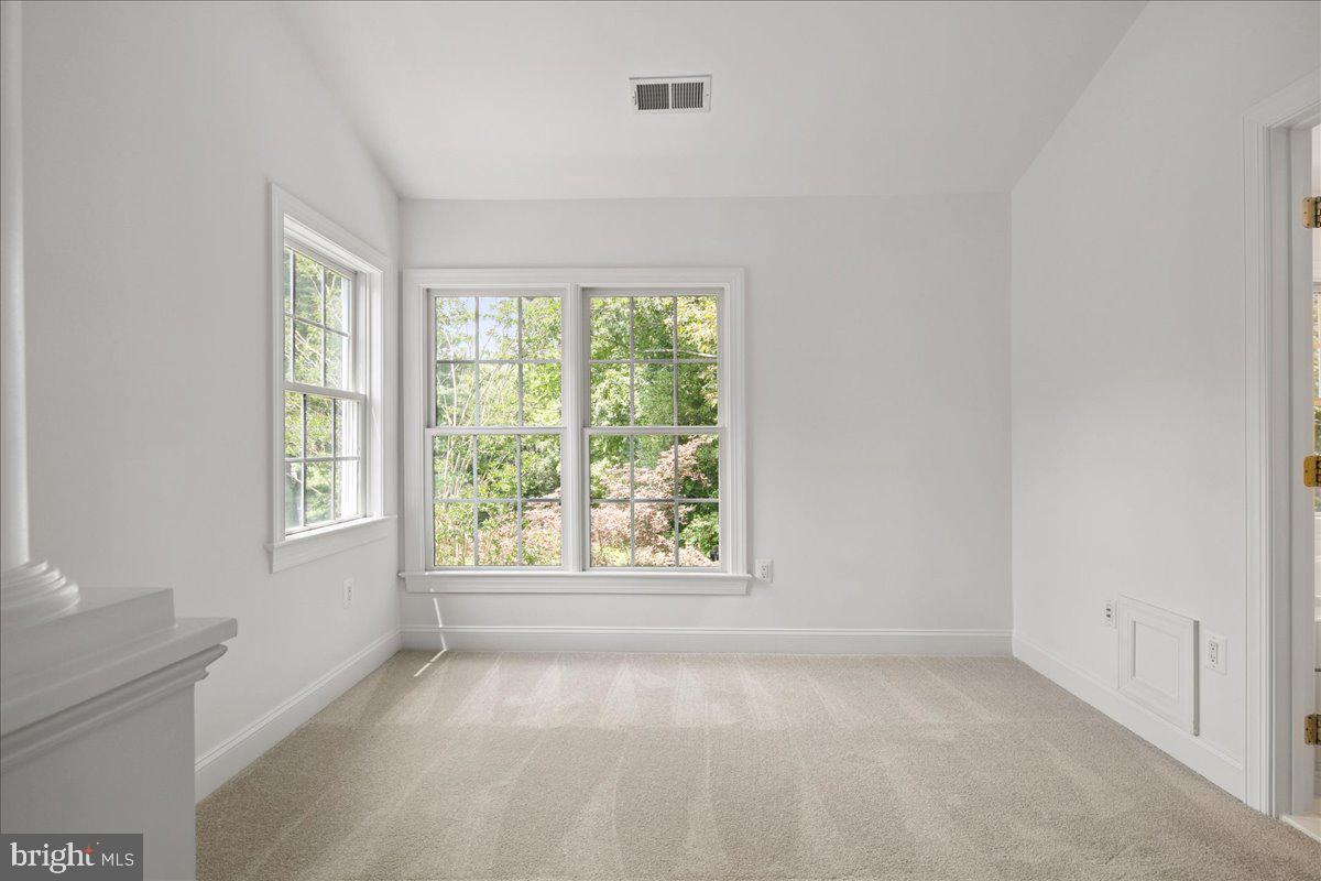 11408 GREEN MOOR LN, OAKTON, Virginia 22124, 5 Bedrooms Bedrooms, ,4 BathroomsBathrooms,Residential,For sale,11408 GREEN MOOR LN,VAFX2255166 MLS # VAFX2255166