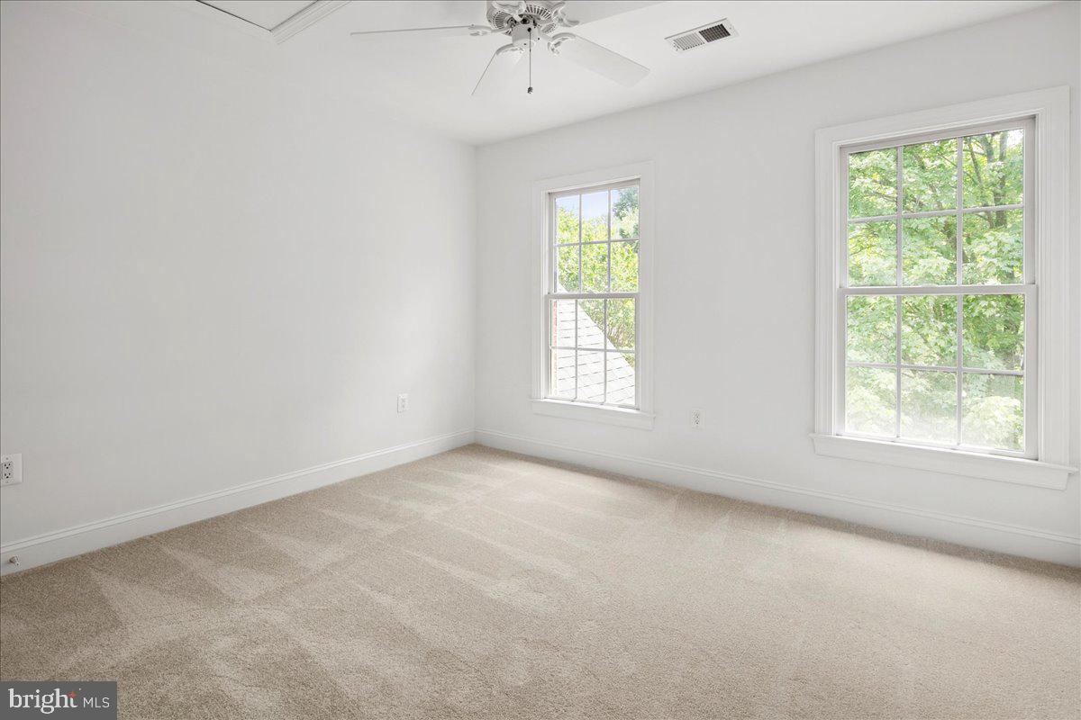 11408 GREEN MOOR LN, OAKTON, Virginia 22124, 5 Bedrooms Bedrooms, ,4 BathroomsBathrooms,Residential,For sale,11408 GREEN MOOR LN,VAFX2255166 MLS # VAFX2255166