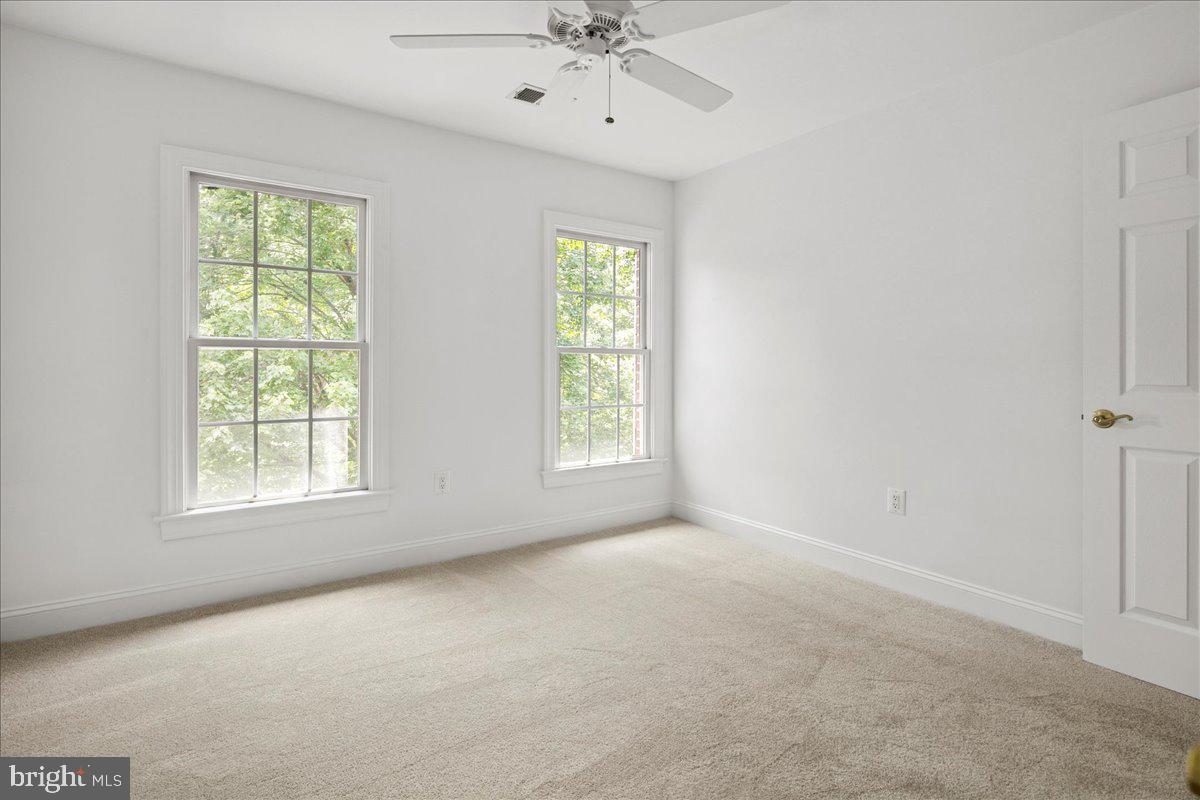 11408 GREEN MOOR LN, OAKTON, Virginia 22124, 5 Bedrooms Bedrooms, ,4 BathroomsBathrooms,Residential,For sale,11408 GREEN MOOR LN,VAFX2255166 MLS # VAFX2255166