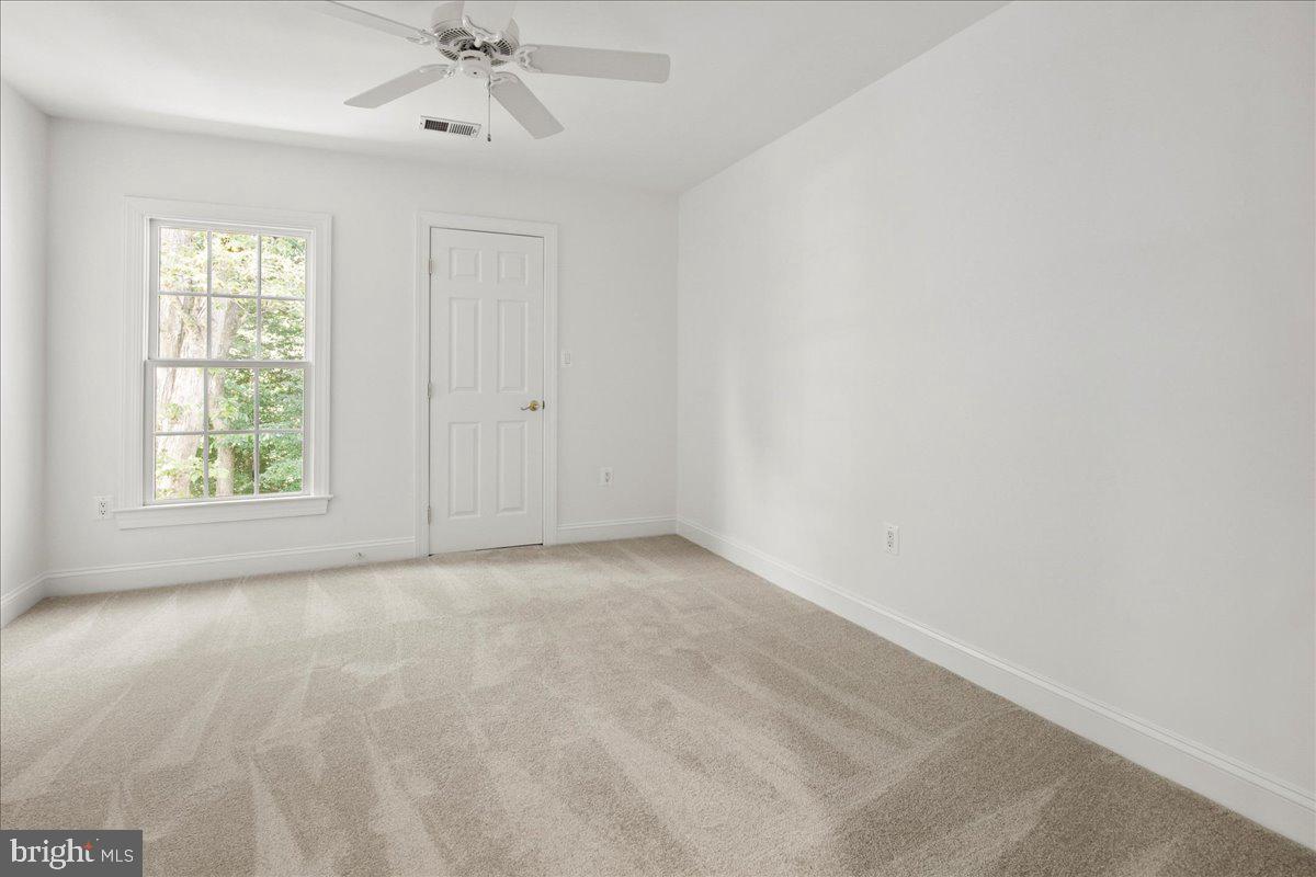 11408 GREEN MOOR LN, OAKTON, Virginia 22124, 5 Bedrooms Bedrooms, ,4 BathroomsBathrooms,Residential,For sale,11408 GREEN MOOR LN,VAFX2255166 MLS # VAFX2255166