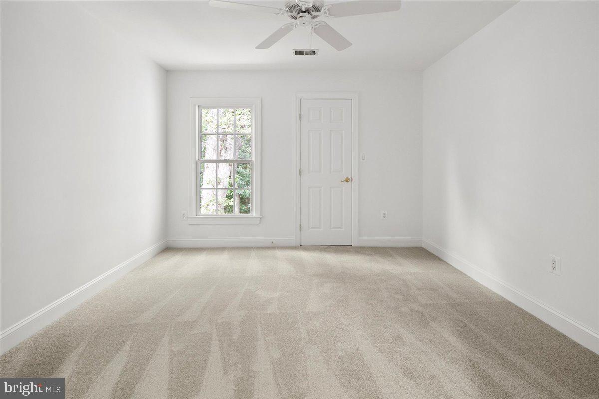 11408 GREEN MOOR LN, OAKTON, Virginia 22124, 5 Bedrooms Bedrooms, ,4 BathroomsBathrooms,Residential,For sale,11408 GREEN MOOR LN,VAFX2255166 MLS # VAFX2255166