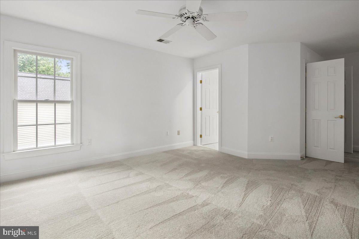11408 GREEN MOOR LN, OAKTON, Virginia 22124, 5 Bedrooms Bedrooms, ,4 BathroomsBathrooms,Residential,For sale,11408 GREEN MOOR LN,VAFX2255166 MLS # VAFX2255166