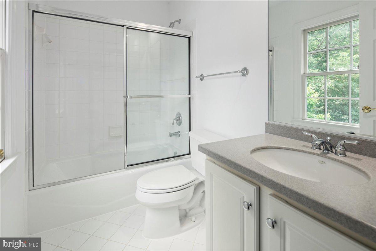 11408 GREEN MOOR LN, OAKTON, Virginia 22124, 5 Bedrooms Bedrooms, ,4 BathroomsBathrooms,Residential,For sale,11408 GREEN MOOR LN,VAFX2255166 MLS # VAFX2255166