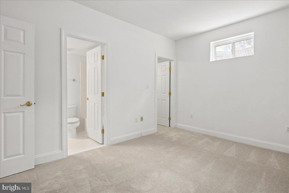11408 GREEN MOOR LN, OAKTON, Virginia 22124, 5 Bedrooms Bedrooms, ,4 BathroomsBathrooms,Residential,For sale,11408 GREEN MOOR LN,VAFX2255166 MLS # VAFX2255166