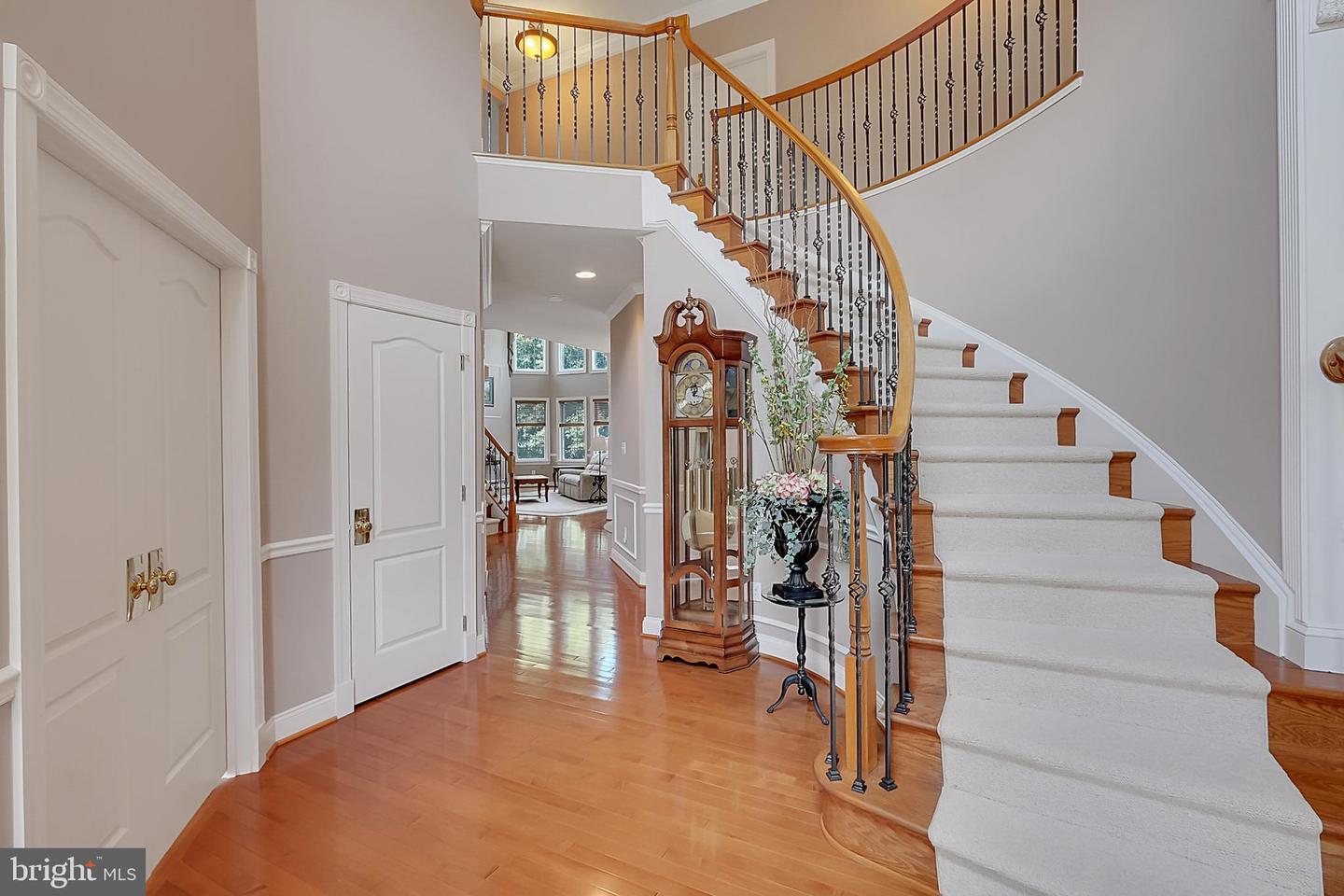 17485 WHITE GATE PL, LEESBURG, Virginia 20175, 5 Bedrooms Bedrooms, ,4 BathroomsBathrooms,Residential,For sale,17485 WHITE GATE PL,VALO2101994 MLS # VALO2101994