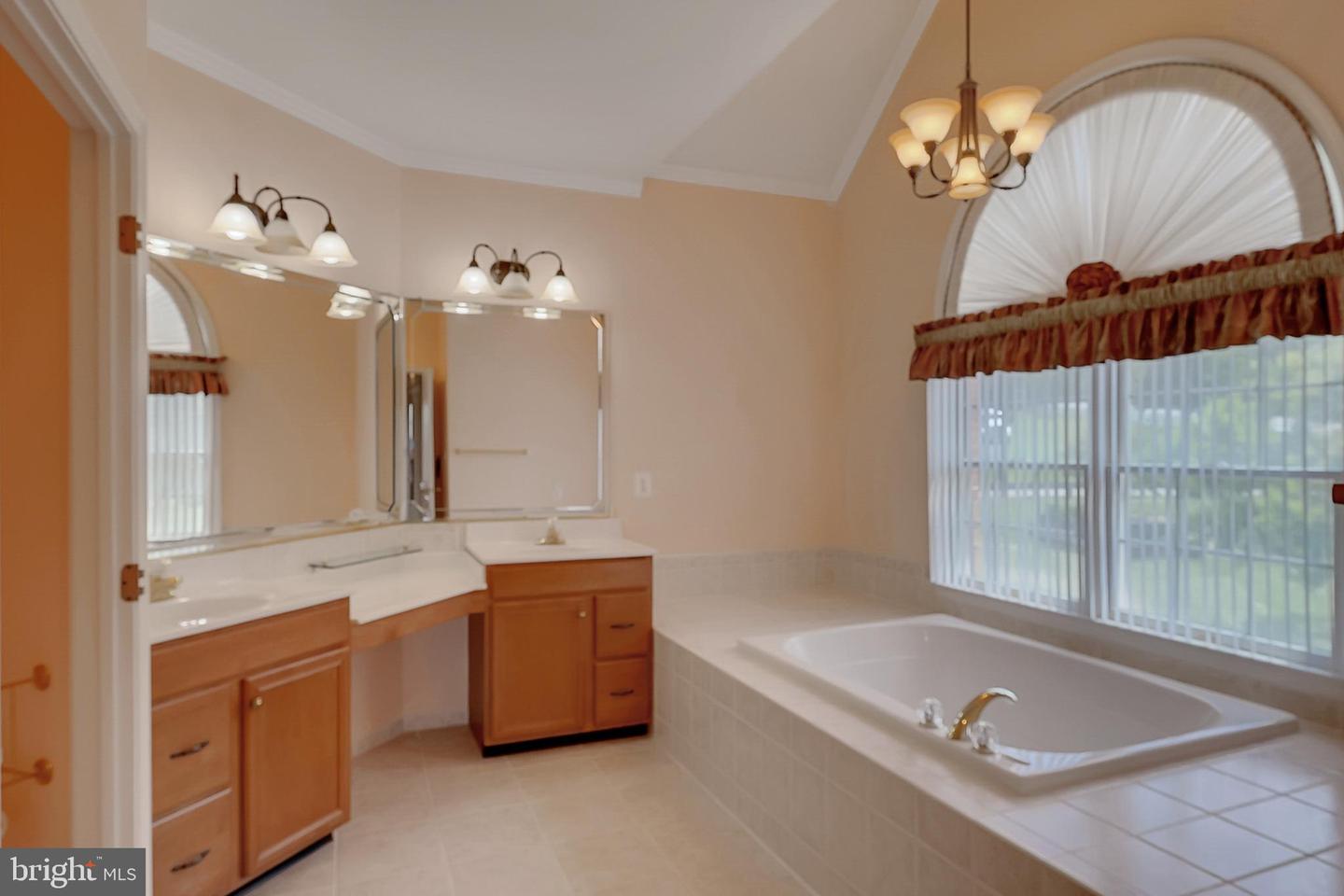 17485 WHITE GATE PL, LEESBURG, Virginia 20175, 5 Bedrooms Bedrooms, ,4 BathroomsBathrooms,Residential,For sale,17485 WHITE GATE PL,VALO2101994 MLS # VALO2101994