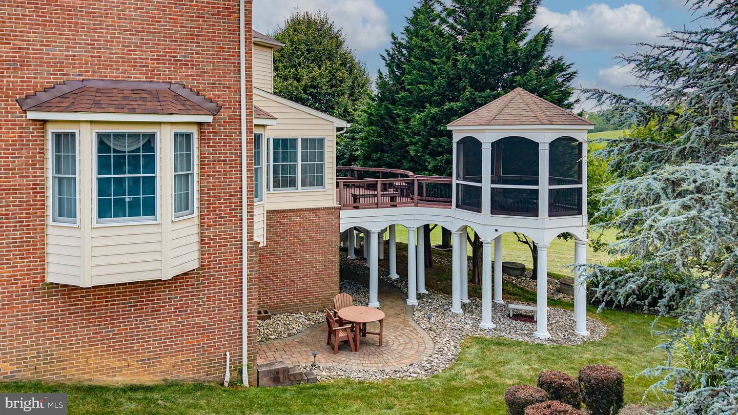 17485 WHITE GATE PL, LEESBURG, Virginia 20175, 5 Bedrooms Bedrooms, ,4 BathroomsBathrooms,Residential,For sale,17485 WHITE GATE PL,VALO2101994 MLS # VALO2101994