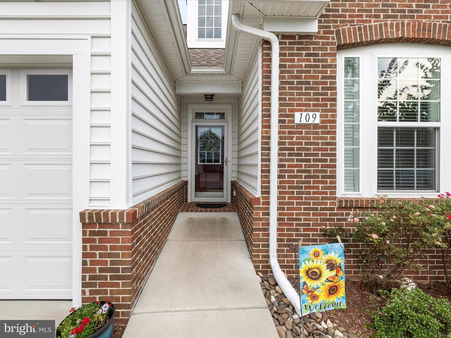 109 BLEEDING HEART DR, WHITE POST, Virginia 22663, 3 Bedrooms Bedrooms, ,2 BathroomsBathrooms,Residential,For sale,109 BLEEDING HEART DR,VAFV2035418 MLS # VAFV2035418