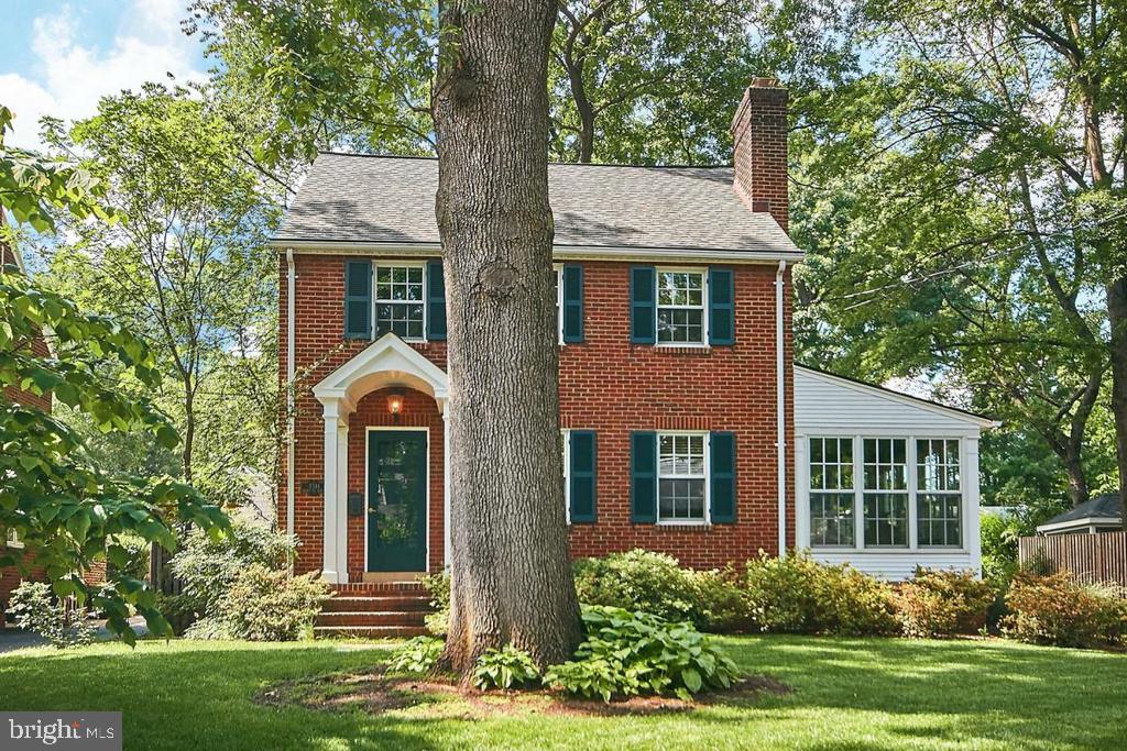3511 3RD ST N, ARLINGTON, Virginia 22201, 3 Bedrooms Bedrooms, ,1 BathroomBathrooms,Residential,For sale,3511 3RD ST N,VAAR2060640 MLS # VAAR2060640
