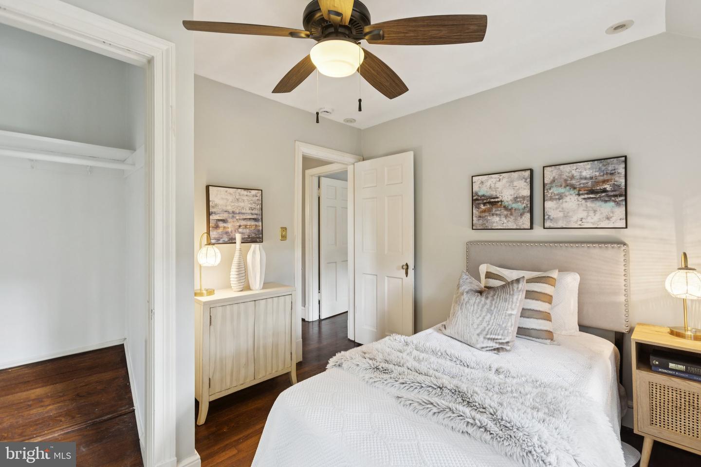 3511 3RD ST N, ARLINGTON, Virginia 22201, 3 Bedrooms Bedrooms, ,1 BathroomBathrooms,Residential,For sale,3511 3RD ST N,VAAR2060640 MLS # VAAR2060640