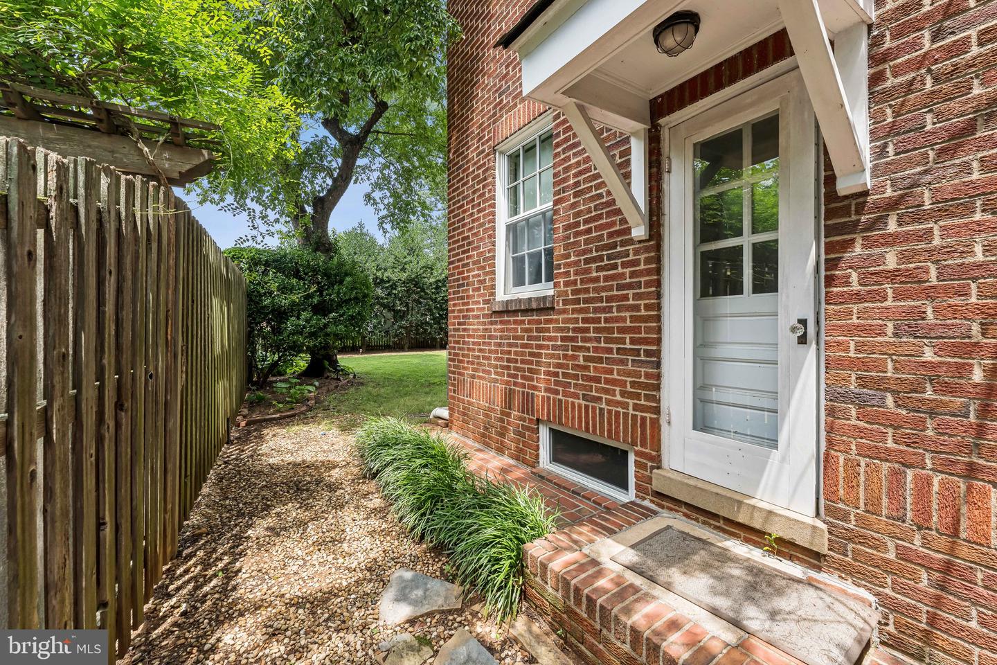 3511 3RD ST N, ARLINGTON, Virginia 22201, 3 Bedrooms Bedrooms, ,1 BathroomBathrooms,Residential,For sale,3511 3RD ST N,VAAR2060640 MLS # VAAR2060640